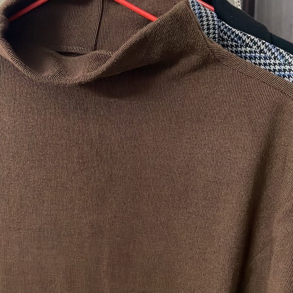 Beautiful Korean (highneck) dress - Picture 10 of 12